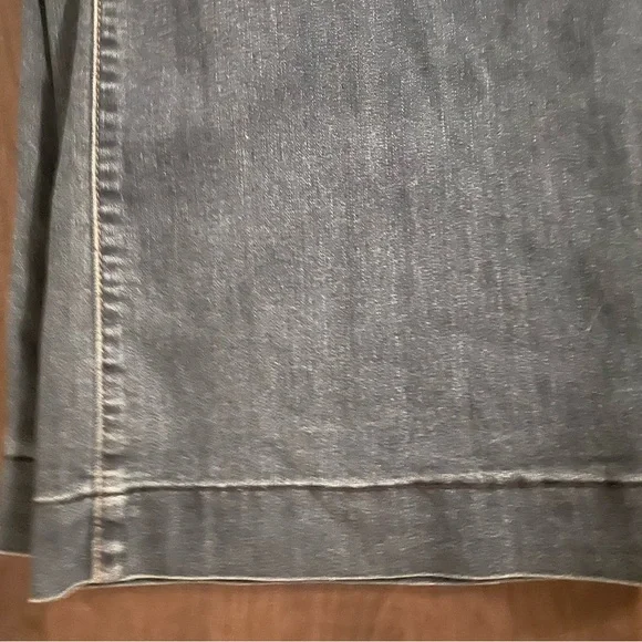 Democracy Relaxed Fit Light Blue Jeans - Picture 9 of 9